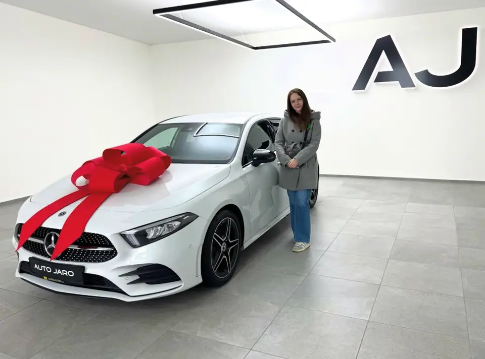 Vianočný Mercedes A AMG Line pre nového vodiča